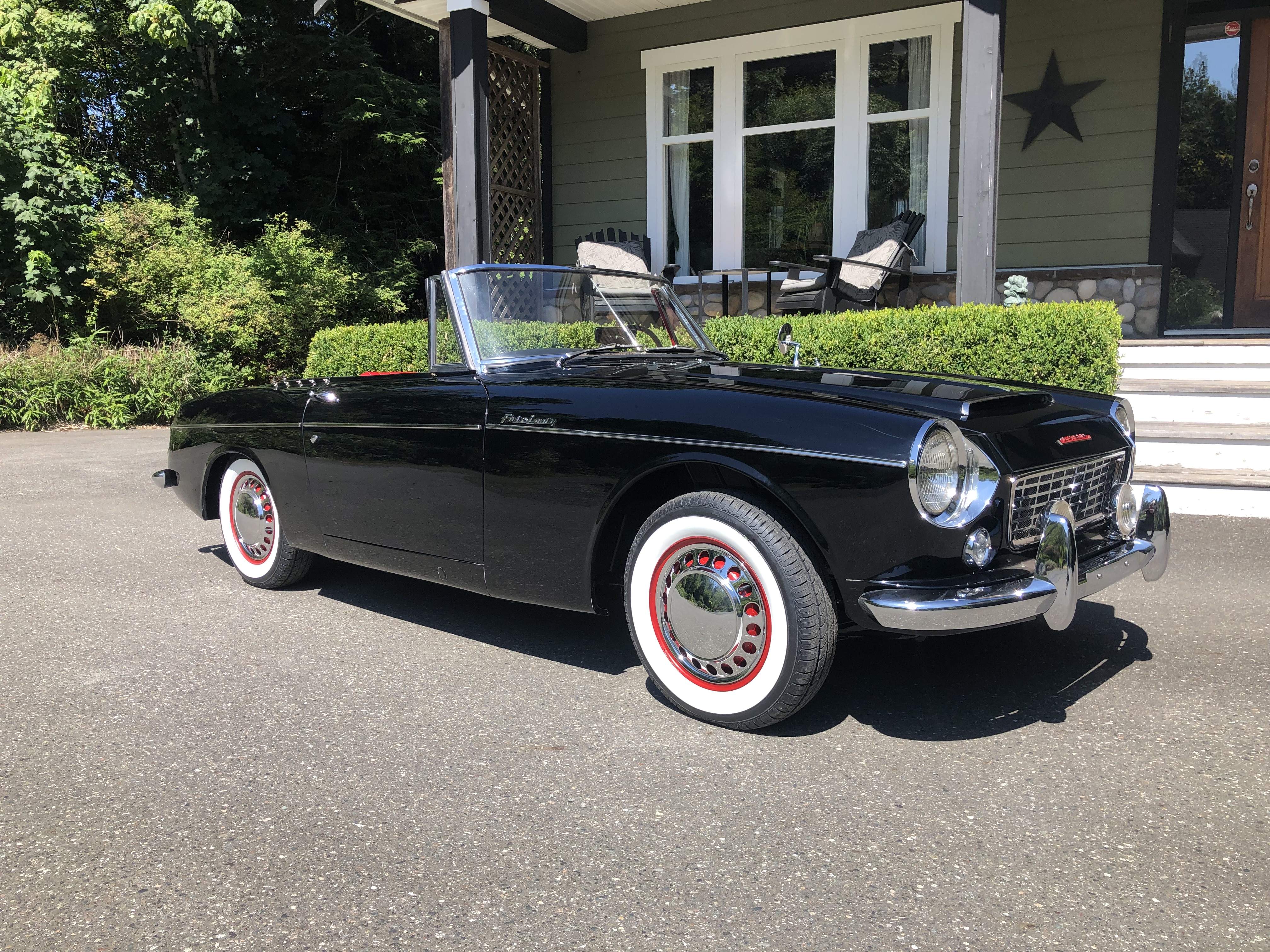 Black-Datsun-Roadster-1500