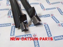 DATSUN 240Z OUTER DOOR MOULDINGS SQUEEGEES 