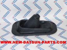  Datsun  shift boot