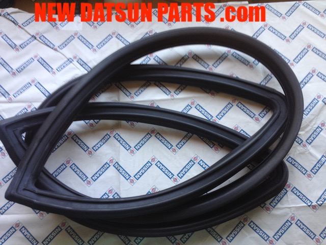 DATSUN KB210 COUPE FRONT WINDSHIELD SEAL